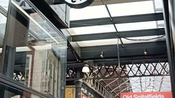 Mungkin tempatnya tidak cukup buat ditulis Player Socials. Foto: Reddit via Bored Panda