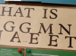 Kumpulan Desain Nyeleneh yang Bikin Bingung Bacanya