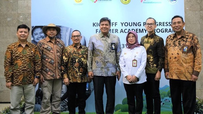 Dongkrak Produksi Susu, Frisian Flag Beri Pelatihan Ke Peternak Muda Frisian Flag Indonesia hadirkan program until memberdayakan peternak muda Indonesia. Program tersebut adalah Young Progressive Farmer Academy.