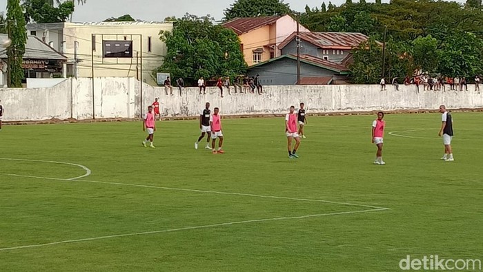 Dua pemain asing baru PSM Kike Linares dan Adilson Silva gabung latihan.