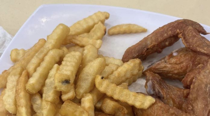 Duh! Pelayan Ogah Beri Alat Makan ke Pengunjung yang Cuma Pesan Camilan