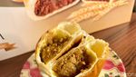 Empuk Lembut Roti Baso Ayam Legendaris dari Roti Henis Mangga Besar