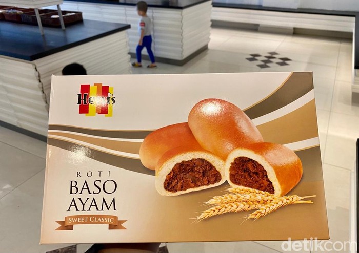 Empuk Lembut Roti Baso Ayam Legendaris dari Roti Henis Mangga Besar Empuk Lembut Roti Baso Ayam Legendaris dari Roti Henis Mangga Besar