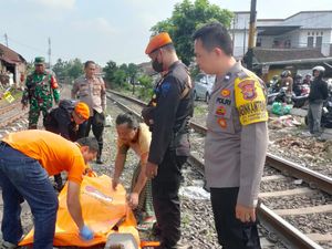 Wanita Misterius Tabrakkan Diri ke KA yang Melaju hingga Tewas