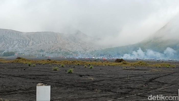 Fenomena Frozen atau embun salju di Gunung Bromo