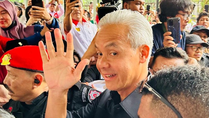 Ganjar Pranowo tiba di acara peresmian Sekretariat Pemenangan, Jalan Diponegoro, Jakarta Pusat, Kamis (1/6/2023). (dok Istimewa)