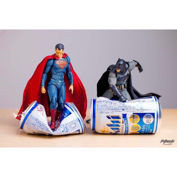 Ini Jadinya Kalau Superhero Seduh Mie Instan hingga Cuci Piring