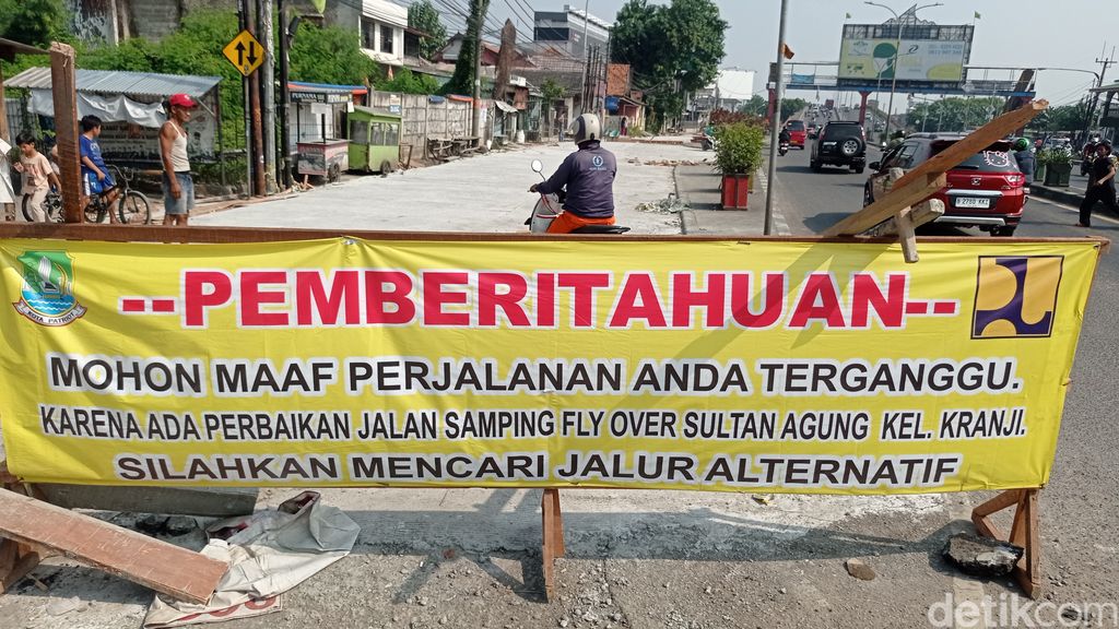 Perbaikan jalan rusak di Kranji, Bekasi, sudah mulai dilakukan. Jalan rusak itu kini terlihat sudah dalam proses pengecoran.