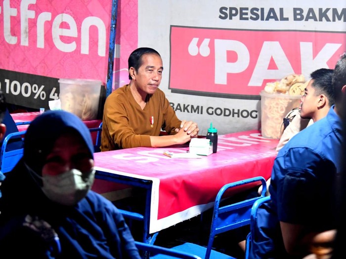 Jokowi makan bakmi pak Pele di Jogja (Foto: Rusman - Biro Pers Sekretariat Presiden)