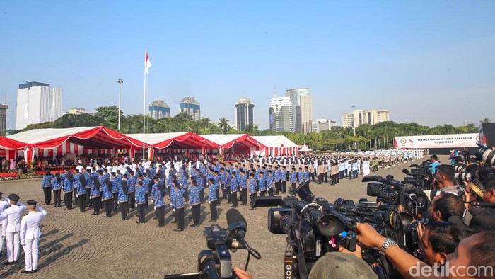 Momen Jokowi Pimpin Upacara Hari Lahir Pancasila Di Monas