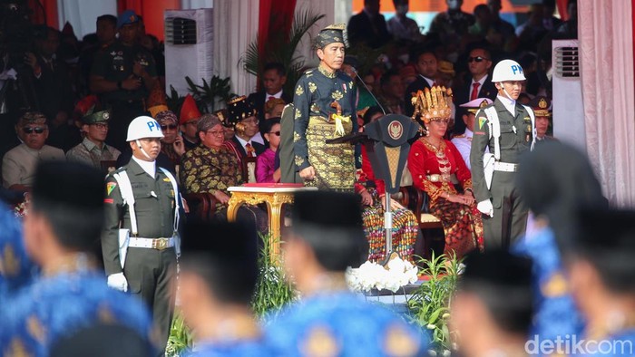 Upacara Hari Lahir Pancasila digelag har ini di Lapangan Selatan Monas, Jakarta Pusat. Upacara dipimpin langsung oleh Presiden RI Joko Widodo.