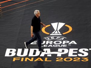 Sampai Mati Mourinho Tak Akan Lupa Kekalahan Roma di Final Liga Europa
