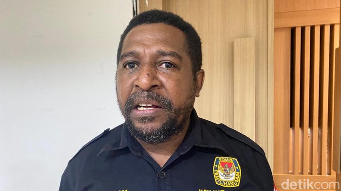 Ketua KPUD Kota Sorong Robert Jumame.