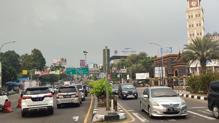 Kondisi lalin arah Puncak Bogor di long weekend sore ini (Rizky/detikcom)