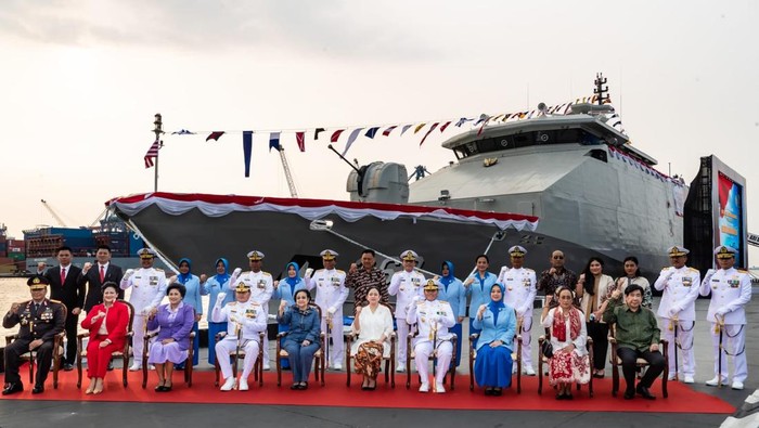KRI Bung Karno-369