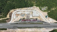 Direktur Operasi III Hutama Karya Koentjoro mengatakan bahwa saat ini jalan tol Permai dilengkapi dengan rest area sementara yang berada di KM 45 Jalur A, KM 65 Jalur B & KM 82 Jalur A & B, namun belum terdapat rest area permanen.