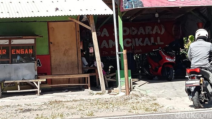 Lokasi jalan raya tempat terjadinya kecelakaan