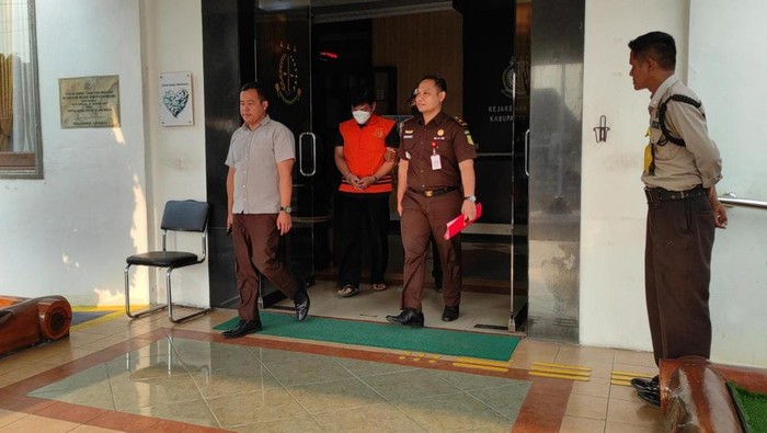 mantan kades dpo kasus suap akhirnya ditangkap Kejari Kediri