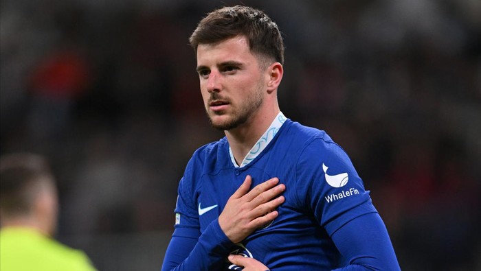MADRID, SPAIN - APRIL 12: Mason Mount of Chelsea in action during the UEFA Champions League Quarterfinal First Leg match between Real Madrid and Chelsea FC at Estadio Santiago Bernabeu on April 12, 2023 in Madrid, Spain. (Photo by Will Palmer/Sportsphoto/Allstar via Getty Images)
