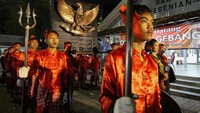 Tradisi Bedhol Pusaka yang dirangkai dengan pawai lampion tersebut digelar jelang peringatan Hari Lahir Pancasila pada 1 Juni. 