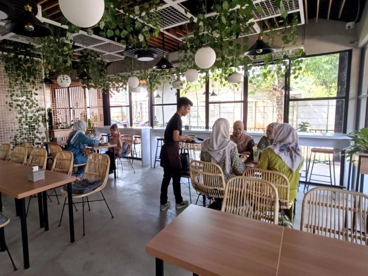 Menikmati Asrinya Resto Keluarga di Pinggir Kota Jakarta