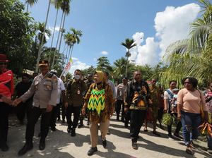 Mensos Risma Blusukan ke Papua