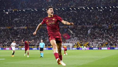 Romas Paulo Dybala celebrates after scoring the opening goal during the Europa League final soccer match between Sevilla and Roma, at the Puskas Arena in Budapest, Hungary, Wednesday, May 31, 2023. (AP Photo/Petr David Josek)