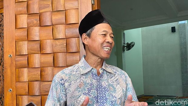 Pencurian Al-Qur'an di musala di Limo, Cinere, Depok, terekam CCTV.
