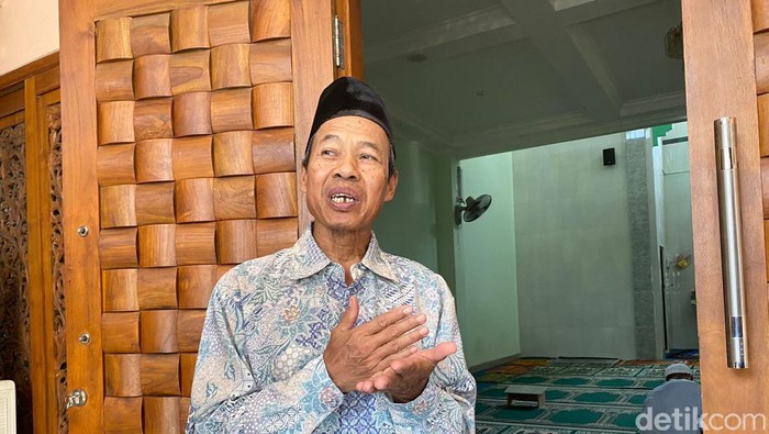 Pencurian Al-Quran di musala di Limo, Cinere, Depok, terekam CCTV.