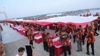 Ukuran bendera melambangkan usia Republik Indonesia (78 tahun) dan usia Provinsi Bangka Belitung (23 tahun). (Foto: Diskominfo Bangka Belitung)