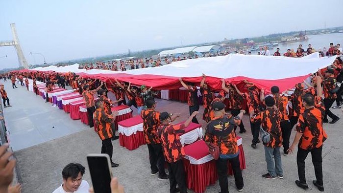 Peringatan Hari Lahir Pancasila Peringatan Hari Lahir Pancasila di Jembatan Emas, Kota Pangkalpinang, Provinsi Bangka Belitung, Kamis (1/6/2023)