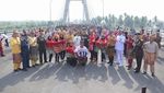Megahnya Bendera Raksasa Peringatan Hari Lahir Pancasila di Pangkalpinang