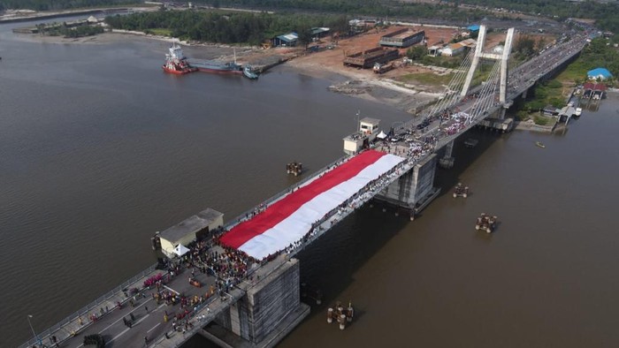 Peringatan Hari Lahir Pancasila Peringatan Hari Lahir Pancasila di Jembatan Emas, Kota Pangkalpinang, Provinsi Bangka Belitung, Kamis (1/6/2023)