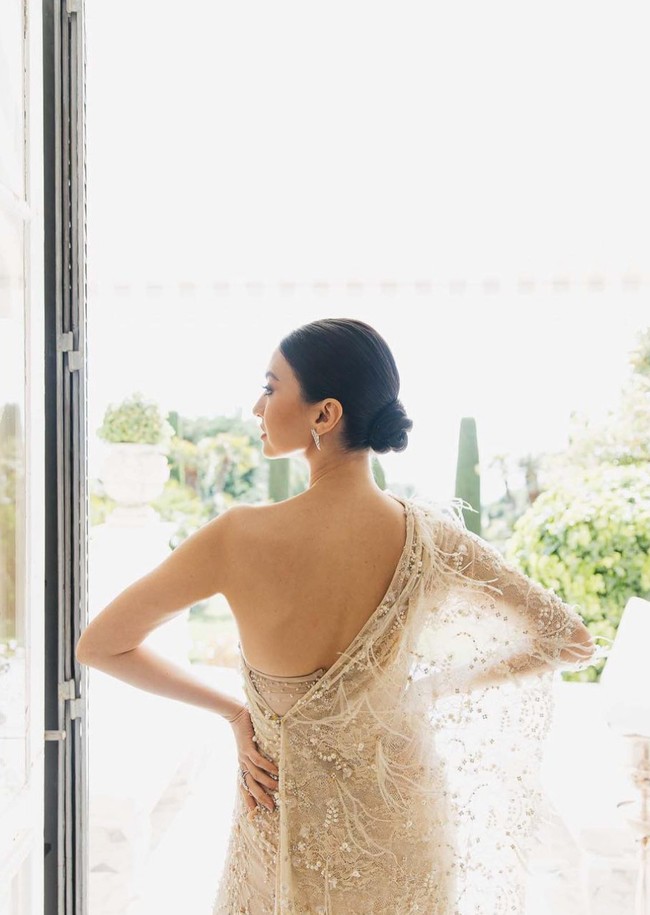 Penampilannya menuai banyak pujian dari netizen. Salah satunya menyebut bahwa Raline Shah merupakan wanita bernilai tinggi. “Definisi the real high value woman,” tulis netizen. Foto: Instagram/@ralineshah