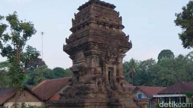 Relief Garudeya di Candi Kidal Malang.