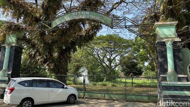 Di Hari Lahir Pancasila ini, detikJatim mampir ke rumah peningggalan Dr. Kanjeng Raden Tumenggung (K.R.T.) Radjiman Wedyodiningrat. Ia merupakan salah satu di balik lahirnya Pancasila.