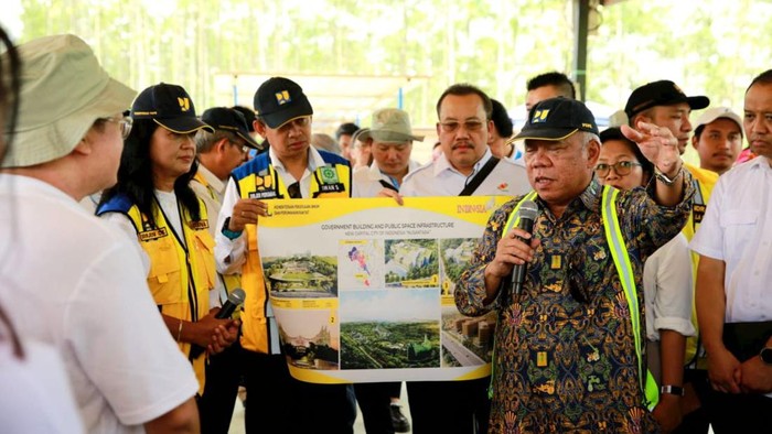 Menteri PUPR Basuki Hadimuljono mengajak 95 orang investor Singapura site visit ke IKN Nusantara pada Rabu (31/5) kemarin. Basuki menunjukkan progres terkini ke para investor.