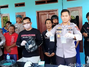 Polisi Gerebek Pabrik Narkoba Berkedok Rumah Kontrakan di Karawang