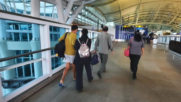 SWR pria asal China setelah dua tahun di Rudenim akhirnya di deportasi dari Bali dan masuk daftar penangkalan.