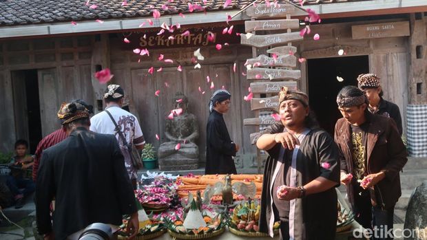 Suasana merti wayang beber di Pedukuhan Kanutan, Kalurahan Sumbermulyo, Kapanewon Bambanglipuro, Kabupaten Bantul, Kamis (1/6/2023).
