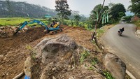 Jalur Puncak dua ini akan memiliki dampak besar tak hanya bagi Jawa Barat melainkan DKI Jakarta dan Banten. Dampak langsung bakal terasa untuk jaringan infrastruktur Bogor, Cianjur, Bekasi hingga Karawang yang semakin apik.