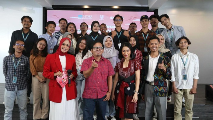 Diskusi Merawat Toleransi Peringati Hari Lahir Pancasila Diskusi dalam rangka menyambut Hari Lahir Pancasila digelar di Jakarta. Diskusi itu bertema 'Merawat Toleransi: Bicara Equity, Diversity & Inclusion di Hari Lahir Pancasila