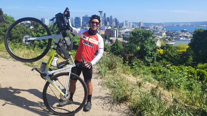 Atlet sepeda Indonesia Dzaki Wardana akan mengikuti ajang balap sepeda bergengsi di Amerika Serikat. Namanya Trans AM Bike Race 2023.