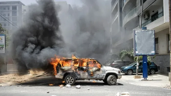 Efek bentrokan yang terjadi di Senegal (AFP Photo)