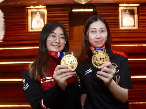 Gubernur Khofifah beri penghargaan ke atlet Esports peraih medali emas di SEA Games