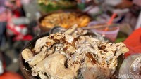 Menjelajahi kawasan Pancoran, Glodok, Jakarta Barat kamu akan menemukan berbagai kuliner sedap dan legendaris. Salah satunya Nasi Gudeg Jogja Bu Ijah. Foto: detikcom/Riska Fitria
