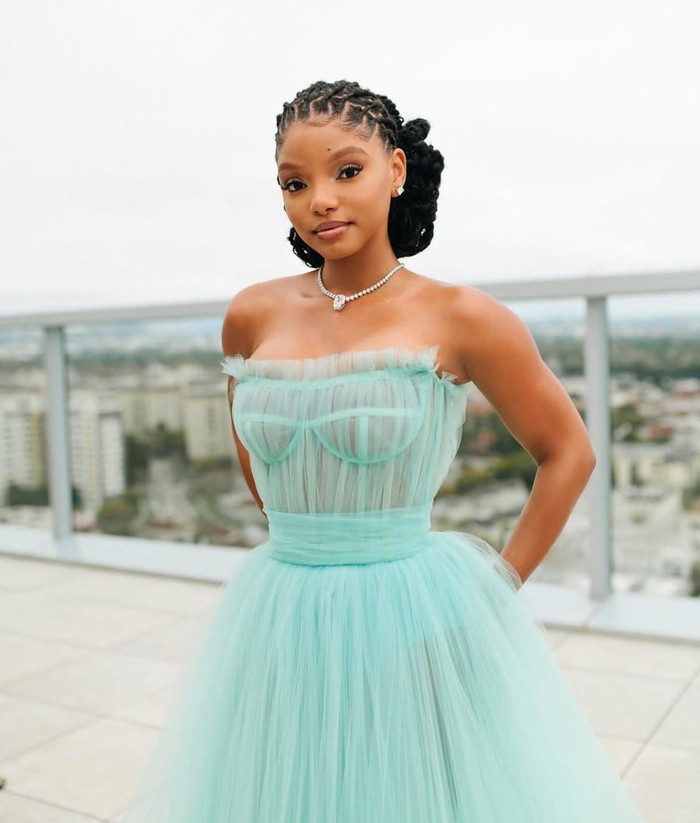 Tips Sehat Ala 'Putri Duyung' Halle Bailey, Kuncinya Ada di Latihan Otot Leher