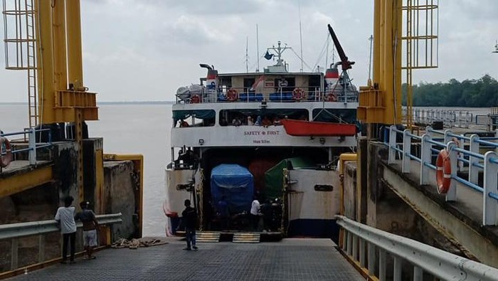 Heboh KMP Jembatan Musi 1 Rute Sumsel-Babel Bocor di tengah laut