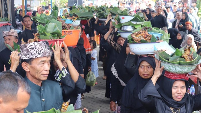 Ithuk-ithukan di Banyuwangi.