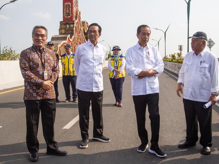 Jokowi Resmikan Jembatan Kretek 2